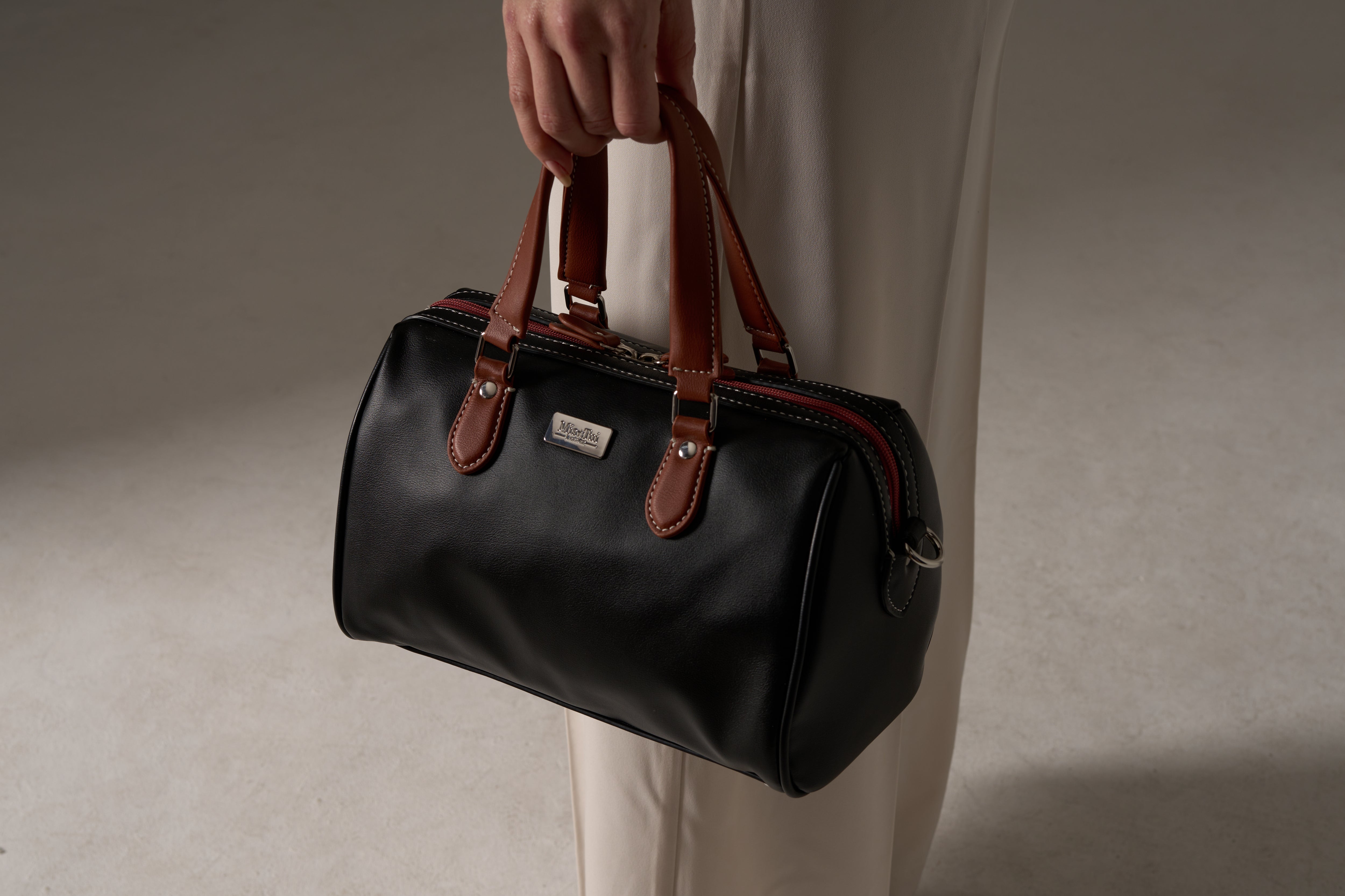 Black/Tan (Pre Order- Dispatch 16th Dec)