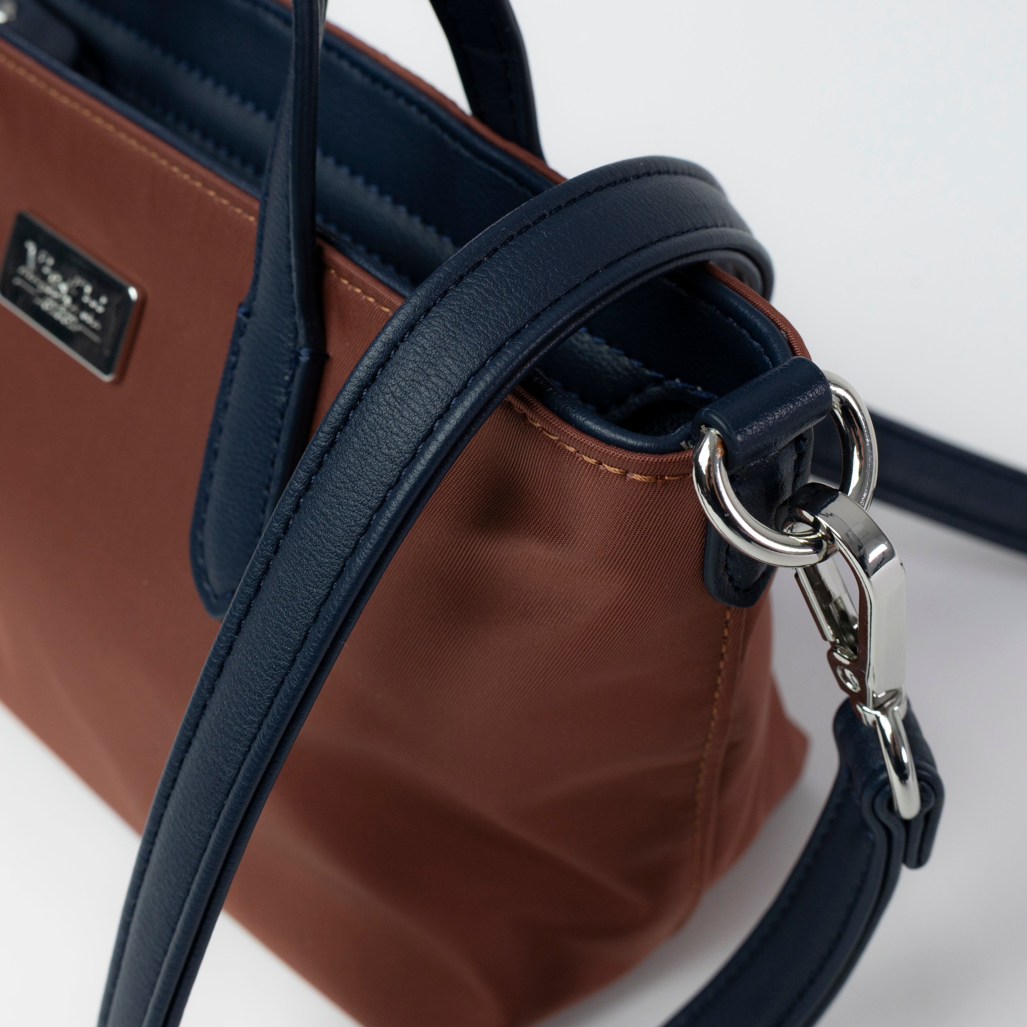 Tan/Navy