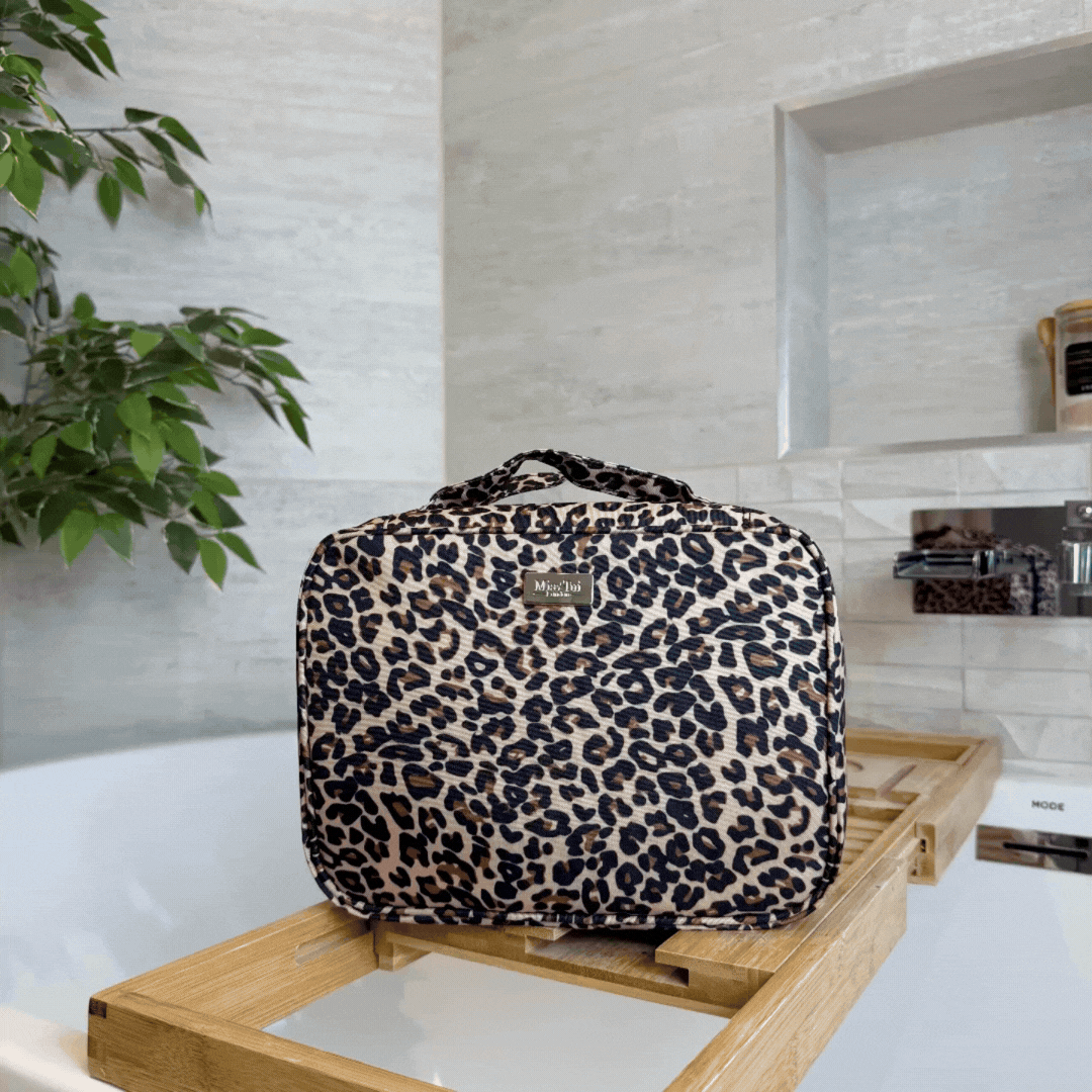 Lou Hanging Toiletry Case