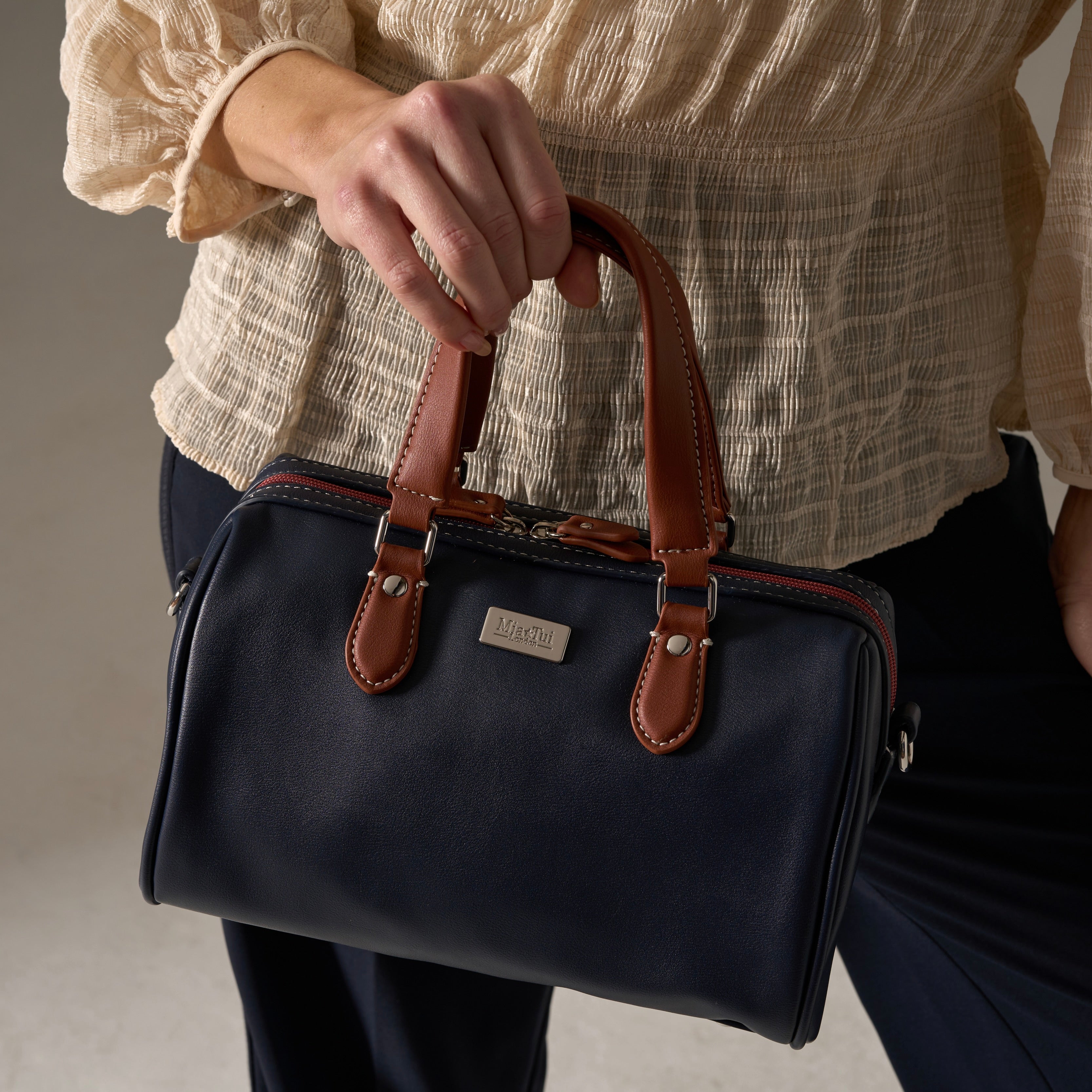 Navy/Tan