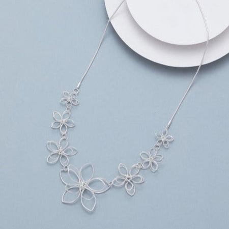 Mia Tui Jewellery 3D Wire Flowers Necklace in Silver
