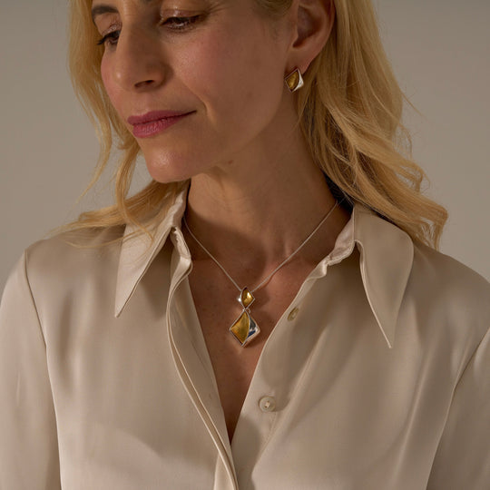 Mia Tui Jewellery Golden Diamond-Shaped Pendant Necklace