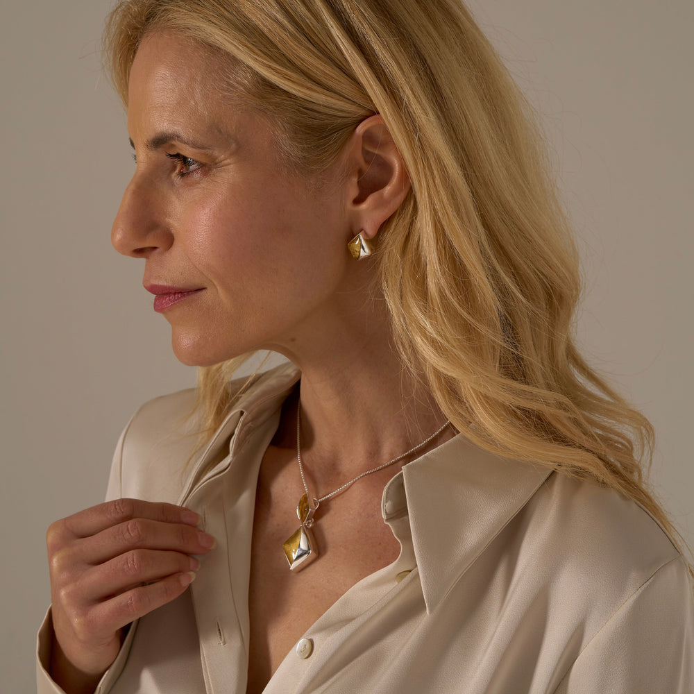 Mia Tui Jewellery Golden Diamond-Shaped Pendant Necklace