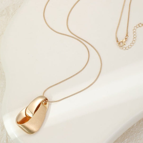 Mia Tui Jewellery Modern Loop Necklace ✨