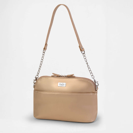 Rebecca - Outlet versatile crossbody bag with chain detailing and zipper pockets in chic beige.