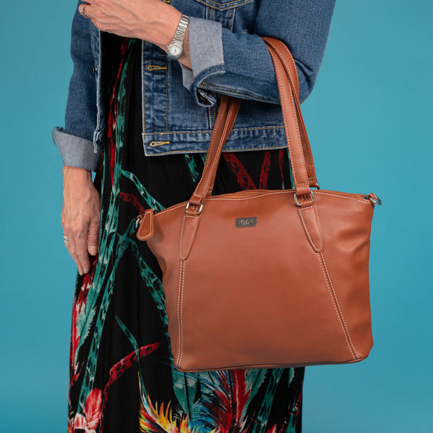 Leather handbag Samantha Thavasa Brown in Leather - 40581065
